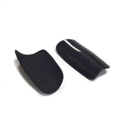 Hiilikuituinen säärisuoja